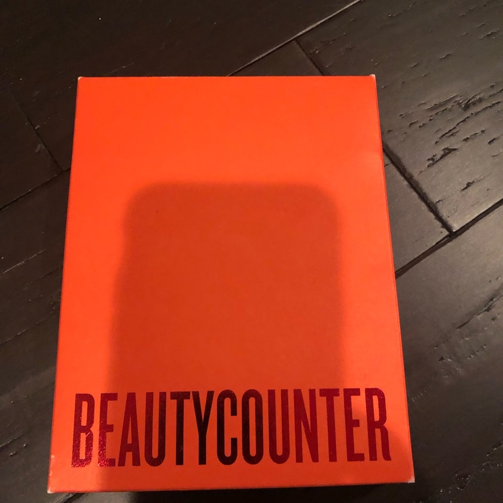 Beautycounter Counterman travel set. Never used.